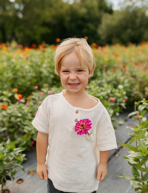 Fun outdoor activities for children in Arkansas in 2023. U-pick flower farm. Visit a flower farm in Arkansas. 