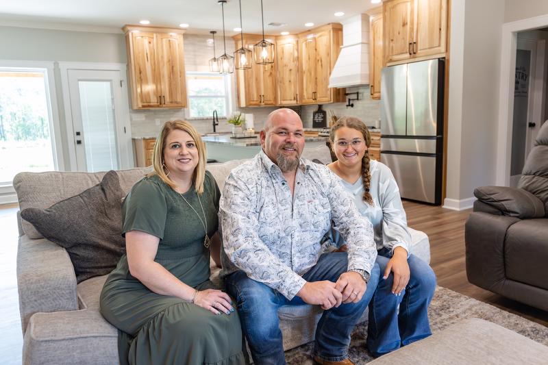 Tuff and Jessica Thomas home in Union County Arkansas. Arkansas home and land financing. Loans for construction and acreage.