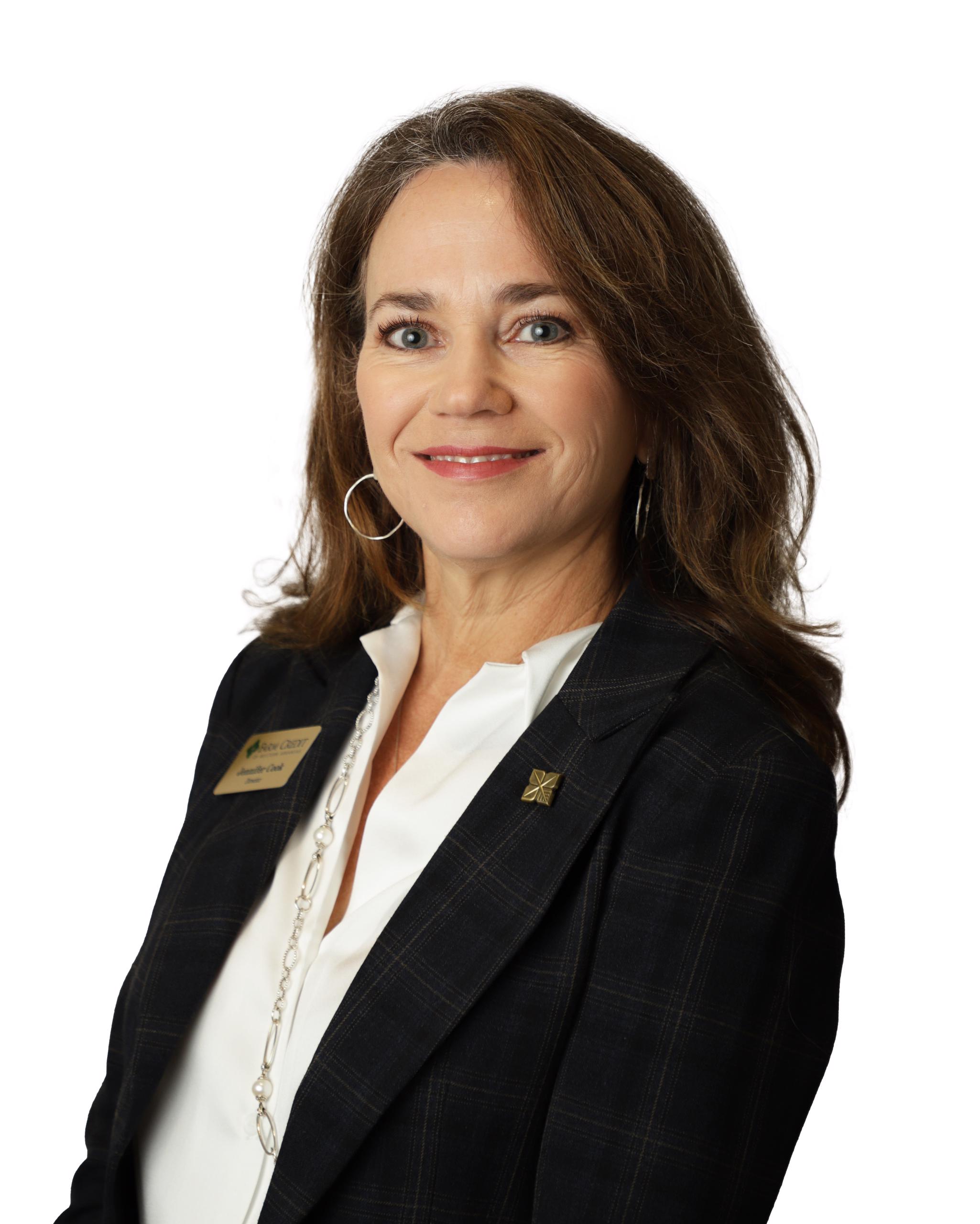 White background headshot of Jennifer Cook